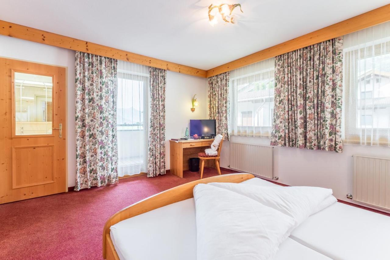 Hotel Riedl Im Zillertal Stumm Exterior foto